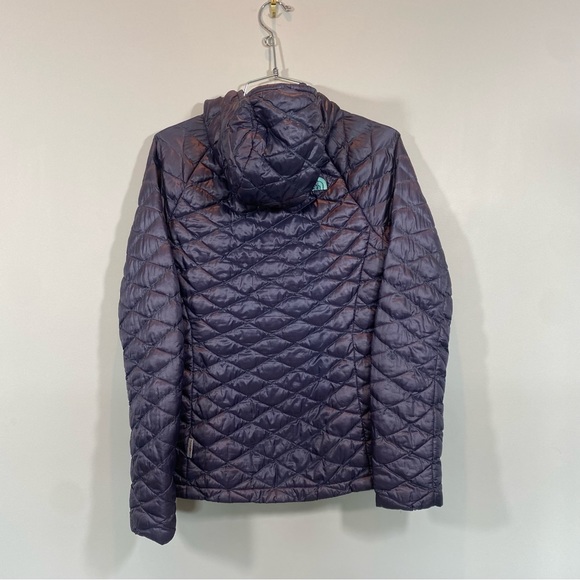 North Face Thermoball purple jacket with hood size XS - Picture 3 of 10